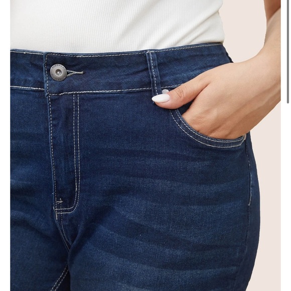 Bloomchic Very Stretchy High Rise Dark Wash Denim Shorts us 12 - Picture 4 of 6